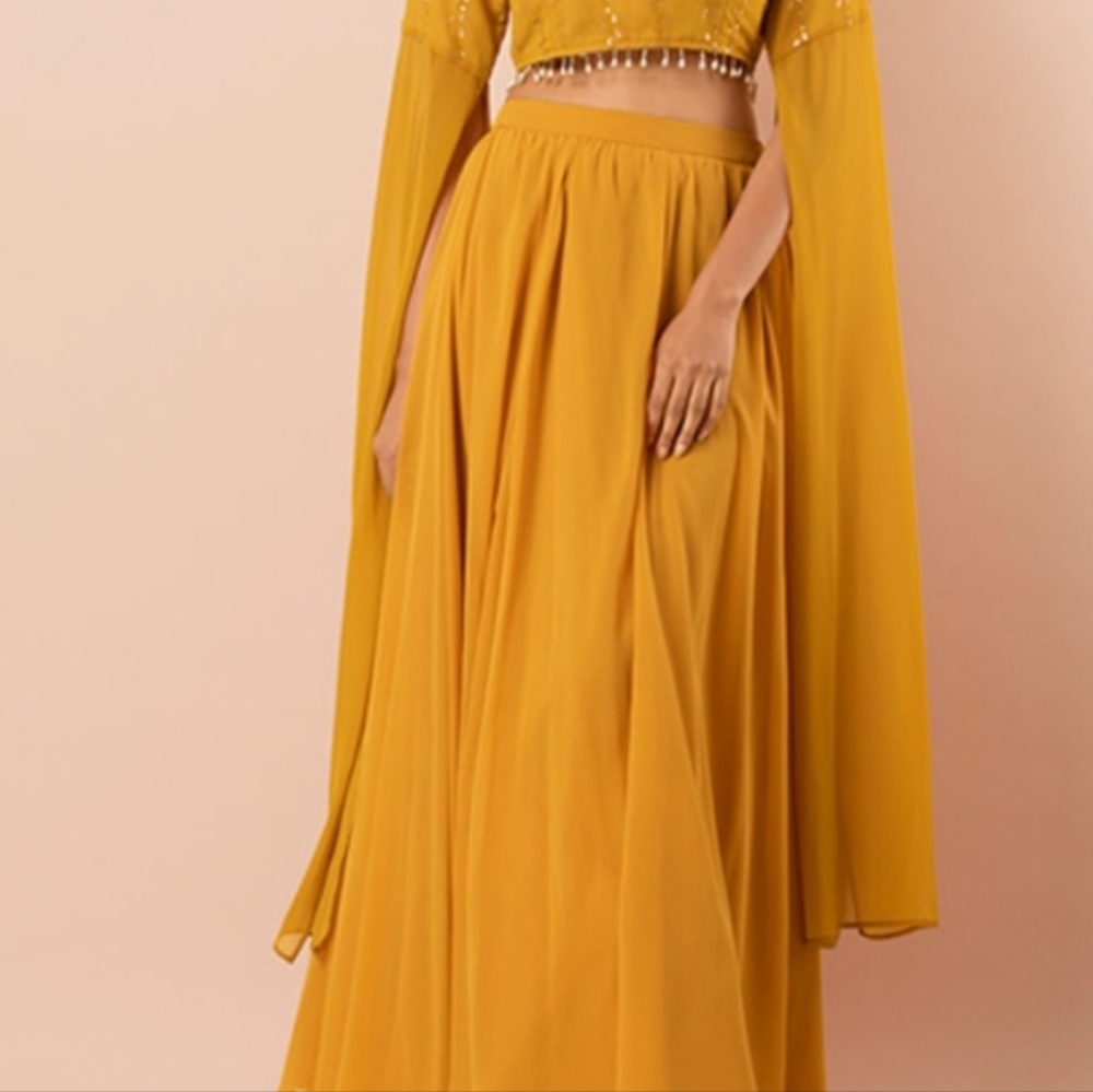 Indya skirt only size small